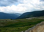 Die Transalpina-Hochgebirgsstraße führt auf einer Länge von 150 Kilometern über die Südkarpaten bis hinauf auf 2.145 Meter (Urdele-Pass) und ist damit die höchste Straße Rumäniens, höher als die bekanntere Tranfagarasan